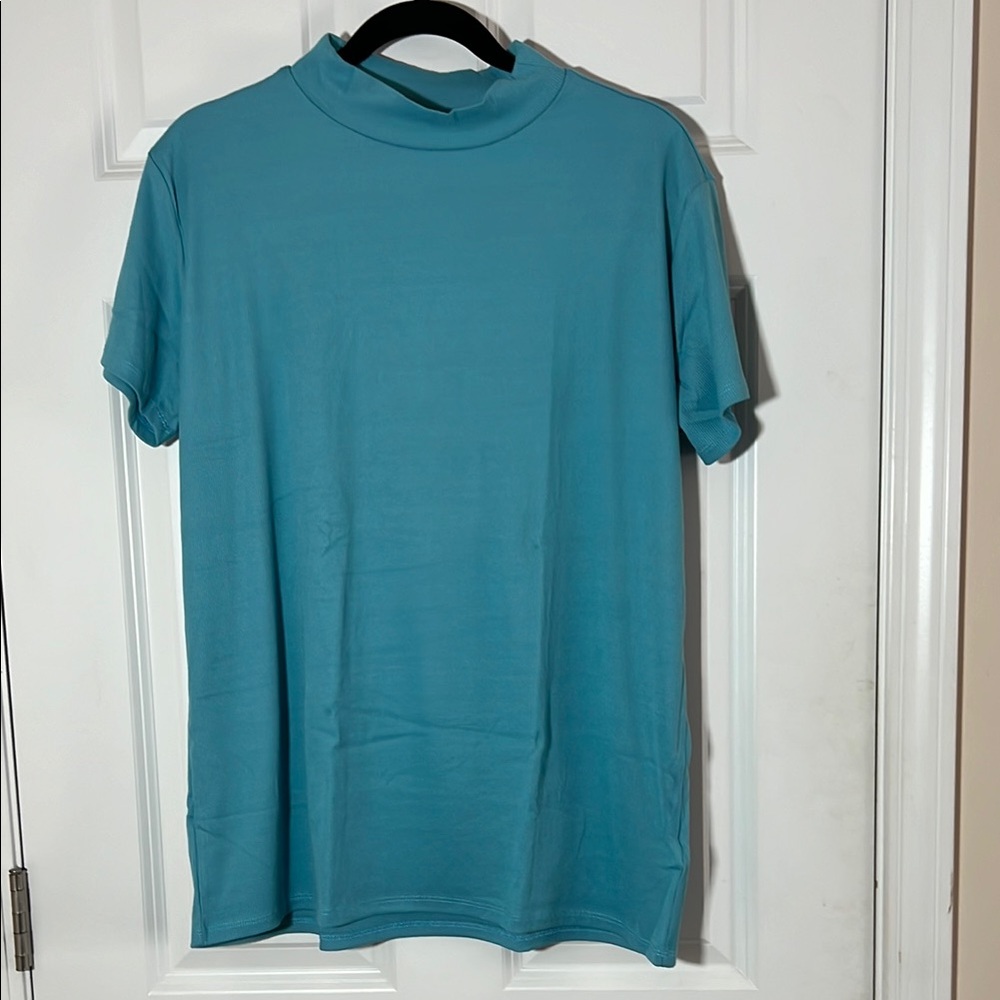LuLaRoe Ruth Mock Neck short sleeve tunic size L.